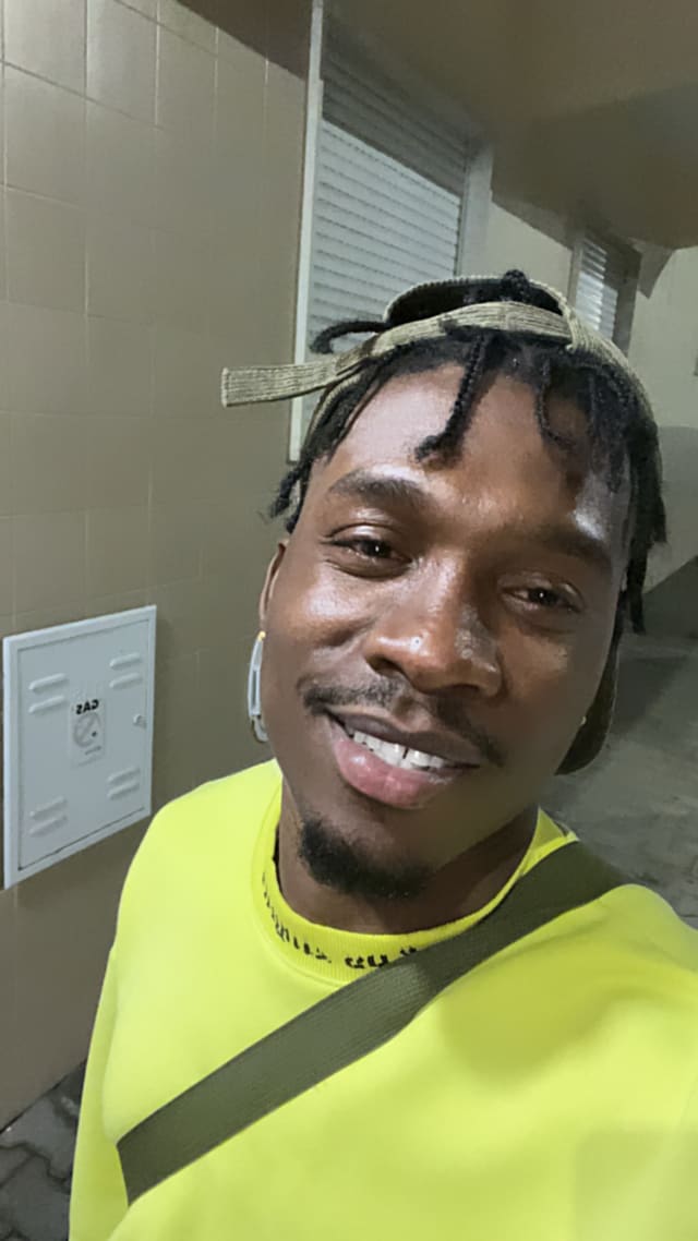 B
