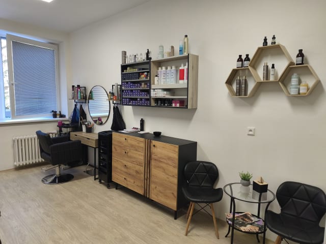 Kadeřnictví a make-up 
