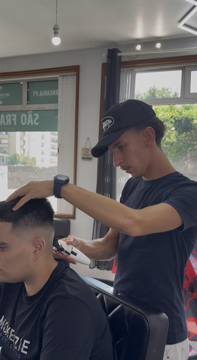 Paulinho27_barber