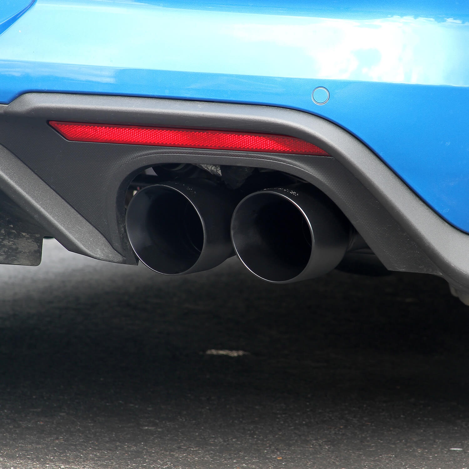 Flowmaster Outlaw Series™ Axle Back Exhaust System Tint World
