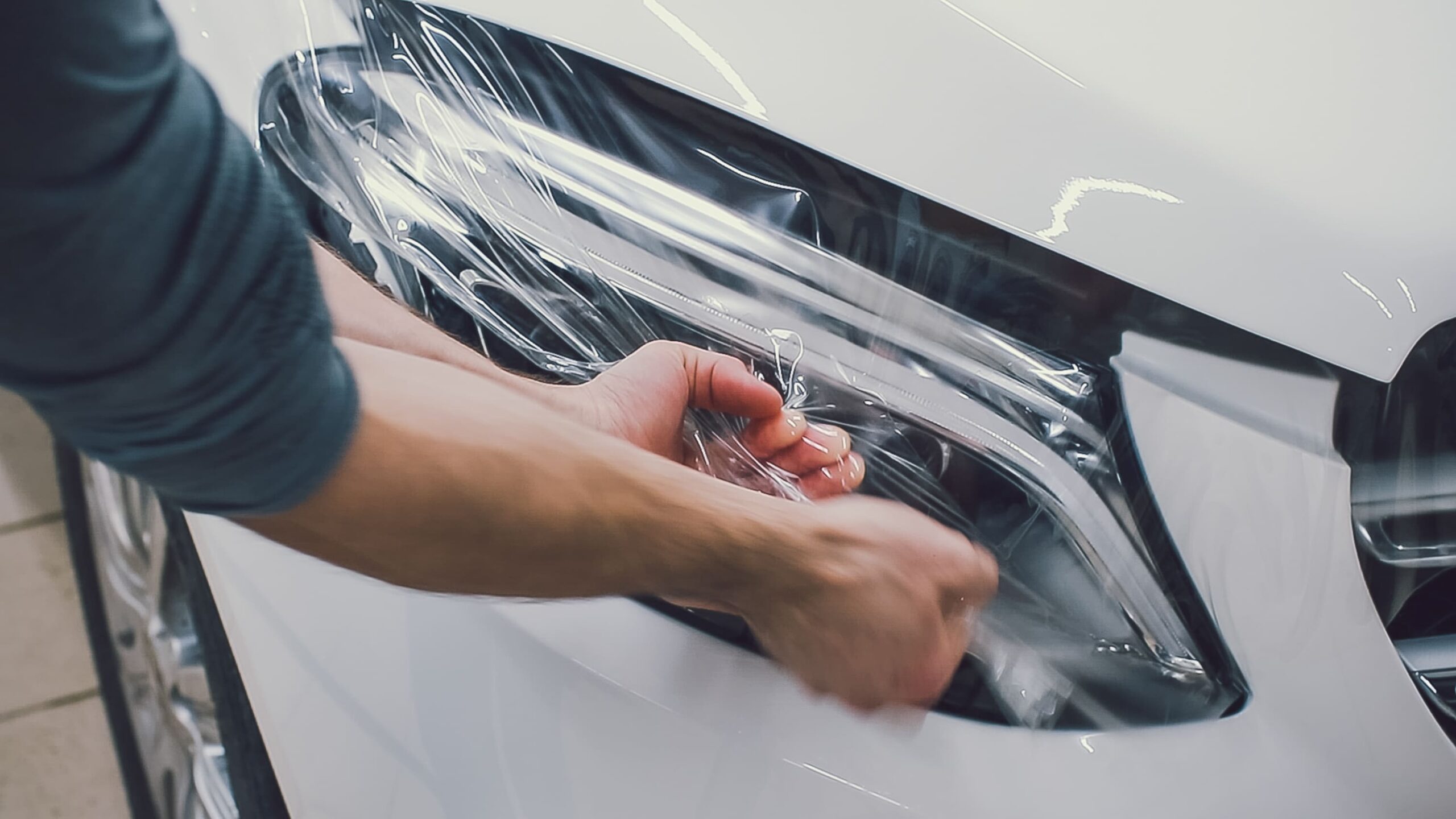 Как снять антигравийную пленку с автомобиля 3 Ways to Show Your Car as Much Love as Your Phone - Tint World