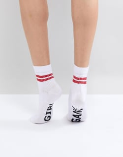 Mode 2018: Darum sind Socken jetzt das Key Piece der Saison Mode 2018: Darum sind Socken jetzt das Key Piece der Saison