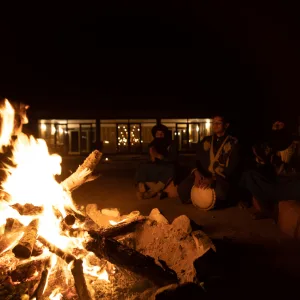 Sahara Erg Chegaga Ghazala Camp in Sahara Wüste | Drâa-Tal:  Marokko Sahara Erg Chegaga Ghazala Camp - Lagerfeuer