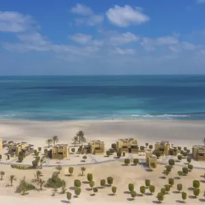 Anantara Sir Bani Yas Island Al Yamm Villa Resort:  Anantara Sir Bani Yas Island Al Yamm Villa Resort - Strand