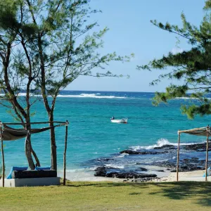 Constance Tekoma Rodrigues:  Constance Tekoma Rodrigues - Strand