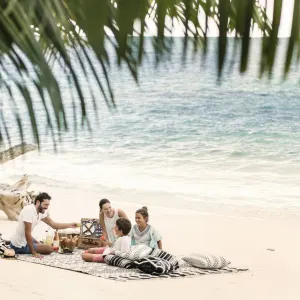 Four Seasons Resort Desroches Island in Outer Islands:  Desroches Island Strand Picnic