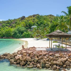 Hotel L`Archipel in Praslin:  Seychellen Hotel L`Archipel Strand