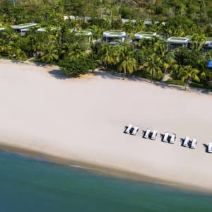 The Danna Langkawi Resort & Beach Villas:  The Danna Langkawi Resort & Beach Villas - Strand