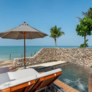 Casa de la Flora in Khao Lak: Beachfront Pool Villa 5