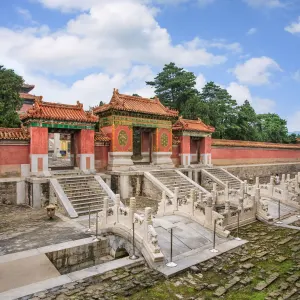 Qing-Gräber und Peking-Oper: China Peking Oestliche Qing Gräber