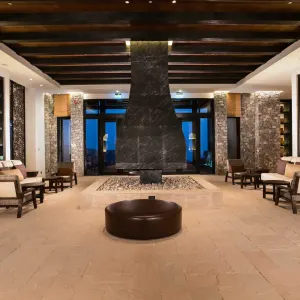 Alila Jabal Akhdar in Gebirge:  Jebel Akhdar Alila Jabal Akhdar Lobby