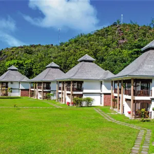 Le Domaine de L´Orangeraie in La Digue:  Le Domaine de L Orangeraie Beachfront Deluxe Villa