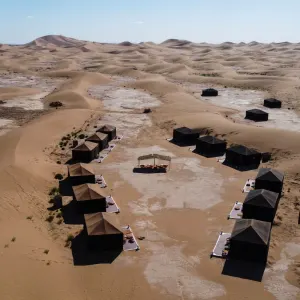 Torza Luxury Camp Erg Chegaga in Sahara Wüste | Drâa-Tal:  Marokko Sahara Erg Chegaga Luxury Camp - Luftaufnahme 