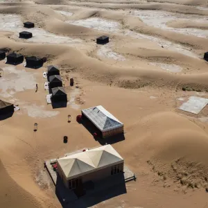 Torza Luxury Camp Erg Chegaga in Sahara Wüste | Drâa-Tal:  Marokko Sahara Erg Chegaga Luxury Camp - Luftaufnahme