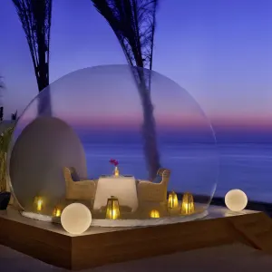 Anantara The Palm Dubai Resort:  Anantara The Palm Dubai Resort Bubble Dining