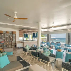 Carana Beach Hotel in Mahé:  Carana Beach Hotel Bar