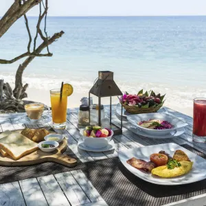 Gili Eco Villas Trawangan:  Gili Eco Villas Trawangang Frühstück am Strand