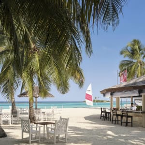 Villa Nautica, Paradise Island in Malediven:  Malediven Villa Nautica Paradise Island Beach Bar