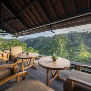 Buahan - a Banyan Tree Escape in Zentral-Bali | Ubud:  Buahan A Banyan Tree Escape The Botanist Bar