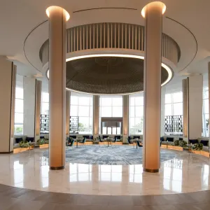 Jumeirah Beach Hotel in Dubai:  Jumeirah Beach Hotel - Lobby