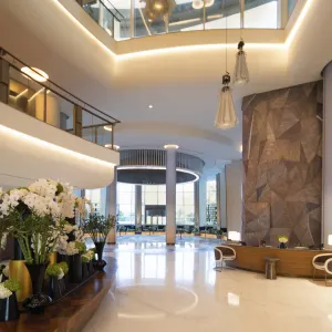 Jumeirah Beach Hotel in Dubai:  Jumeirah Beach Hotel - Lobby