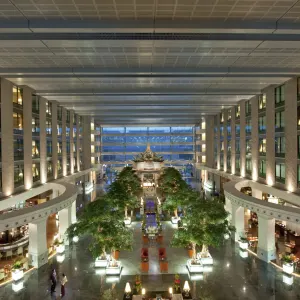 Hyatt Regency Bangkok Suvarnabhumi Airport:  Novotel Suvarnabhumi Airport Hotel Grand Lobby