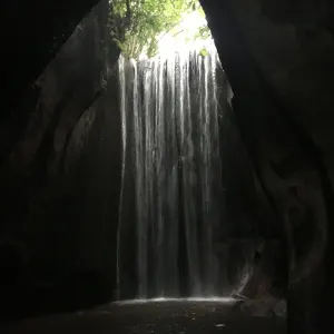 Gate of Heaven, DE, Ganztägig in Süd-Bali: Indonesien Bali Tukad Cepung Waterfall
