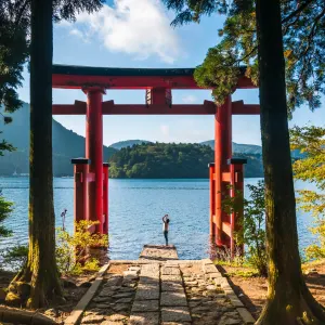 Japans Goldene Route ab Tokio: Japan Hakone Torii Gate 