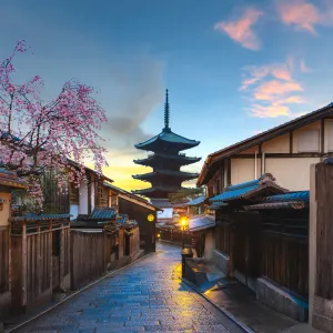 Große Japanreise mit dem Zug ab Tokio: Japan Kyoto Sonnenuntergang