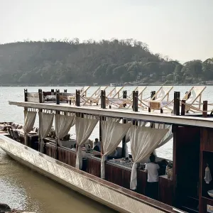 Dinner Cruise Luang Prabang, EN, Abends (Gruppe): Laos Dinner Cruise Luang Prabang