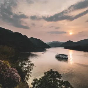 Boheme: Flussfahrt zu den Schätzen des Mekong, LPQ-VTE ab Luang Prabang: Laos Flussfahrt zu den Schätzen des Mekong