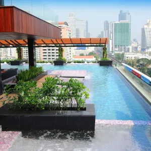 Mode Sathorn Hotel in Bangkok:  Bangkok Mode Sathorn Hotel Pool