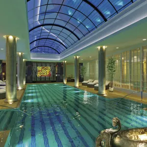 Fairmont Peace Hotel in Shanghai:  China Shanghai Fairmont Peace Hotel - Pool
