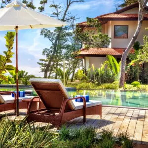 Niraamaya Retreats Backaters & Beyond in Kerala | Malabarküste | Kochi:  Niraamaya Retreats Kumarakom - Pool