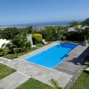 Villa des Cannes Guesthouse in Küstenregion:  Reunion Villa des Cannes Pool