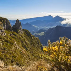 Trekking Tour La Réunion ab Küstenregion: Reunion Cilaos Gipfelausblick