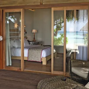 Constance Moofushi Maldives in Malediven:  Constance Moofushi Maldives - Strandvilla 
