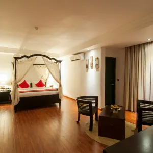 La Rose Suites in Phnom Penh:  La Rose Junior Suite - Wohnbeispiel