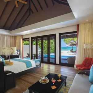 Atmosphere Kanifushi Maldives in Malediven:  Malediven Atmosphere Kanifushi - Sunset Strandvilla mit Pool