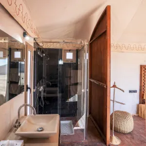 Sahara Erg Chegaga Ghazala Camp in Sahara Wüste | Drâa-Tal:  Marokko Sahara Erg Chegaga Ghazala Camp - Badezimmer