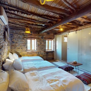 Hanging Terraces in Gebirge:  Oman Hanging Terraces - Wohnbeispiel