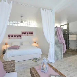 Villa des Cannes Guesthouse in Küstenregion:  Reunion Villa des Cannes Wohnbeispiel