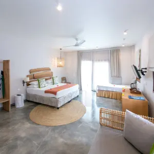 Les Lauriers Eco Hotel in Praslin:  Seychellen Les Lauriers Familien Zimmer