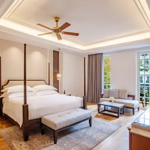 The Danna Langkawi Resort & Beach Villas:  The Danna Langkawi Resort & Beach Villas - Merchant Hill View Zimmer