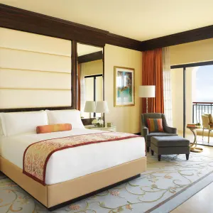 The Ritz-Carlton Abu Dhabi:  The Ritz-Carlton Abu Dhabi Grand Canal - Wohnbeispiel