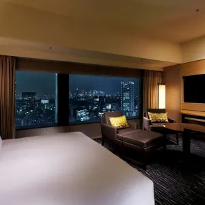 The Capitol Hotel Tokyu in Tokio:  Tokio The Captiol Hotel Tokyu - Club Deluxe King Nacht