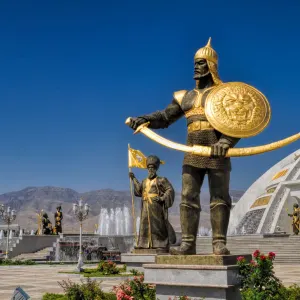 Klassisches Turkmenistan ab Ashgabat: Turkmenistan Aschgabat Monument of Independence