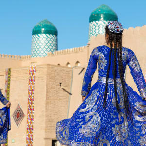 Klassisches Usbekistan ab Tashkent: Usbekistan Chiwa traditionelle Tänzerinnen
