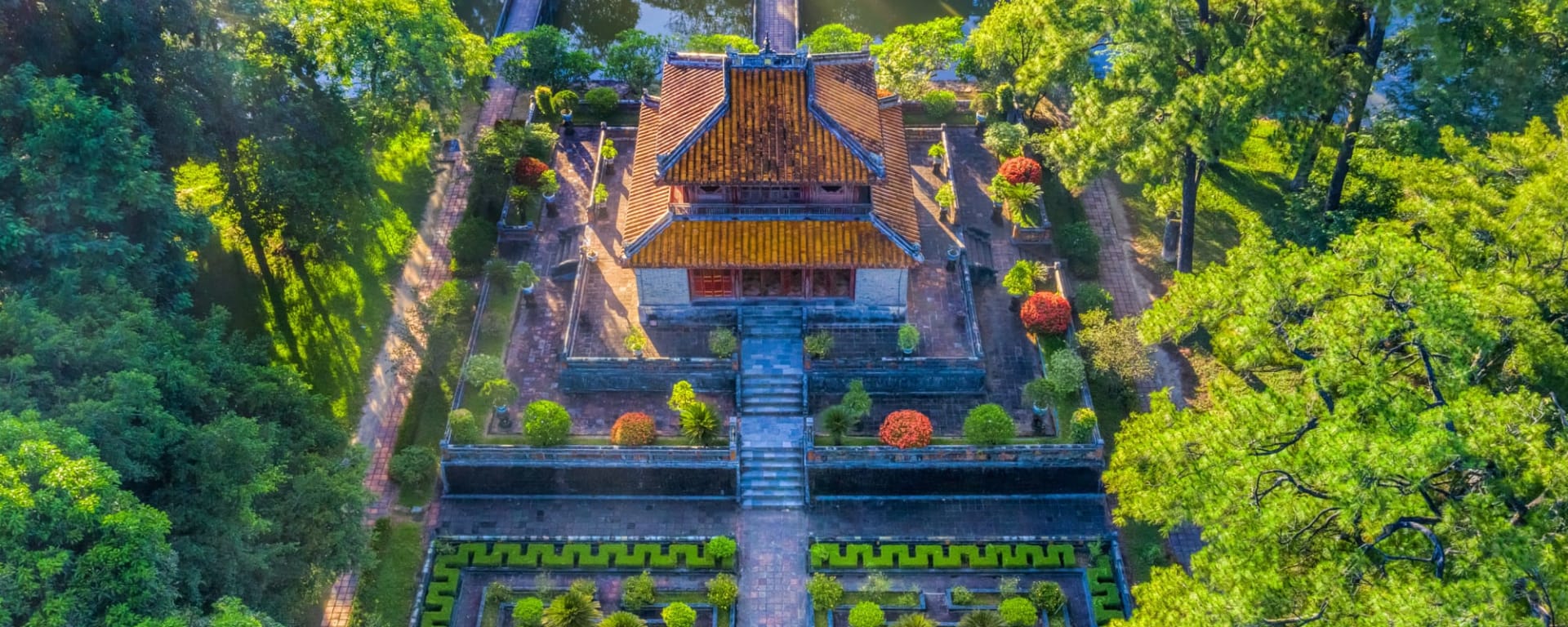 Kaiserstadt Hue ab Hoi An, DE, Ganztägig: Vietnam Hue Grab von Minh Mang 