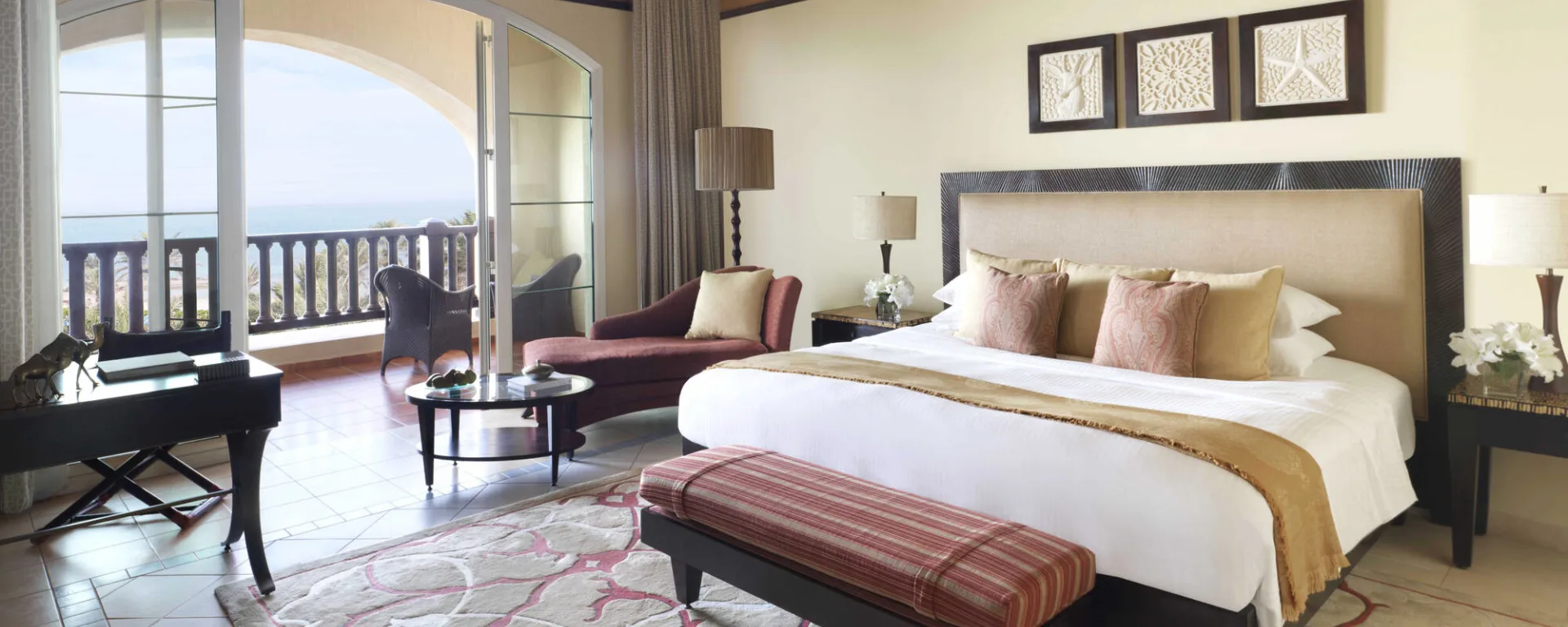 Anantara Desert Island Resort & Spa in Sir Bani Yas:  Anantara Desert Island Resort and Spa - Premier Meerblick